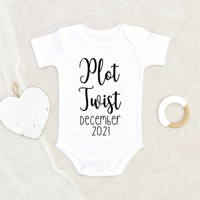 Pregnancy Announcement Onesie - Pregnancy Reveal Onesie - Plot Twist Announcement Onesie - Baby Announcement Onesie - Personalized Baby Clothes