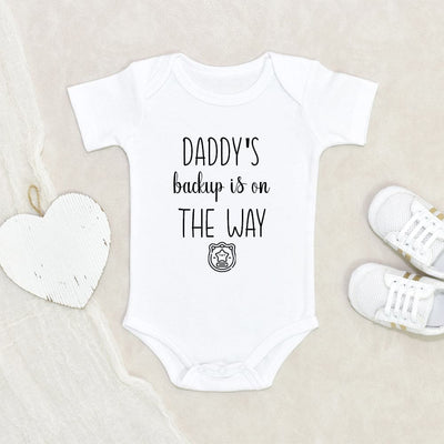 Police Badge Baby Onesie - Police Officer Baby Onesie - Daddy's Backup Is On The Way Baby Onesie - Newborn Baby Onesie - Pregnancy Reveal Baby Onesie